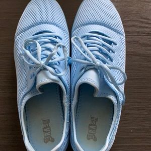 Light blue airy type sneaker